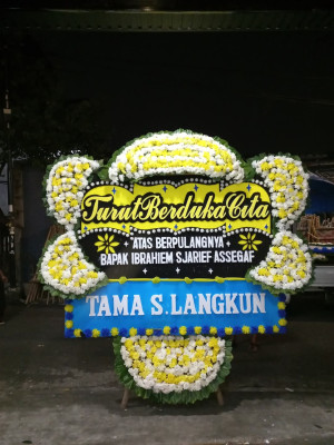 Papan Bunga Duka di Sinar Rambang